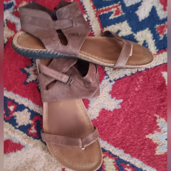 MERRELL Tan Brown Ankle Thong Sandals 7 - Picture 2 of 3